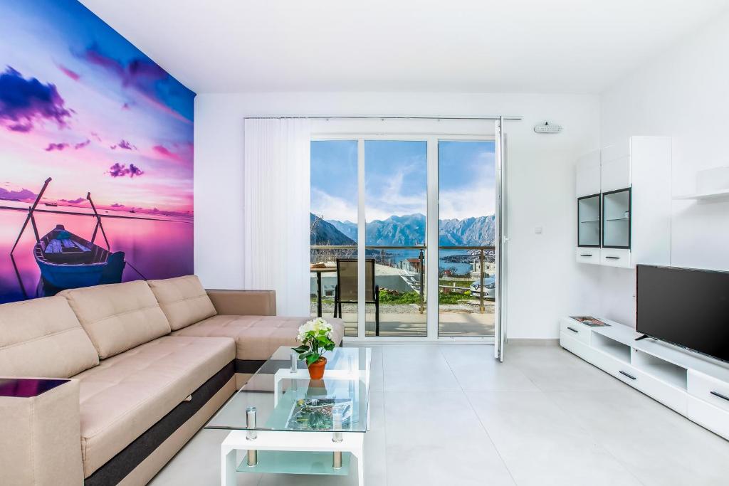Four Seasons Apartments - 5