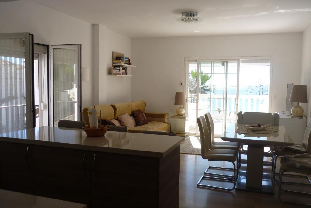 Fantastic Beachfront Apt El Faro - Arkadia Beach - 5