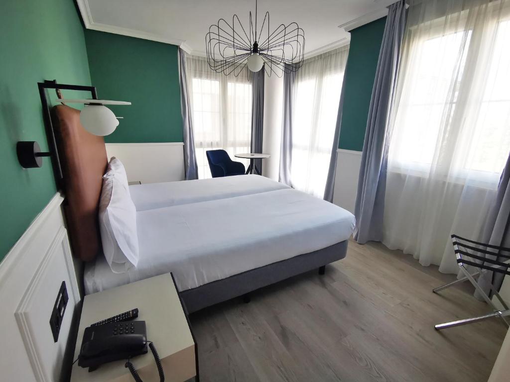 Hotel Don Rodrigo photo