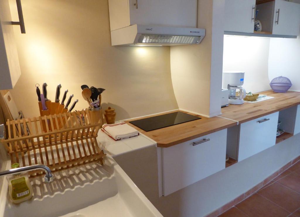 Bas de villa jardin plein sud proche mer clim-Wifi - 5