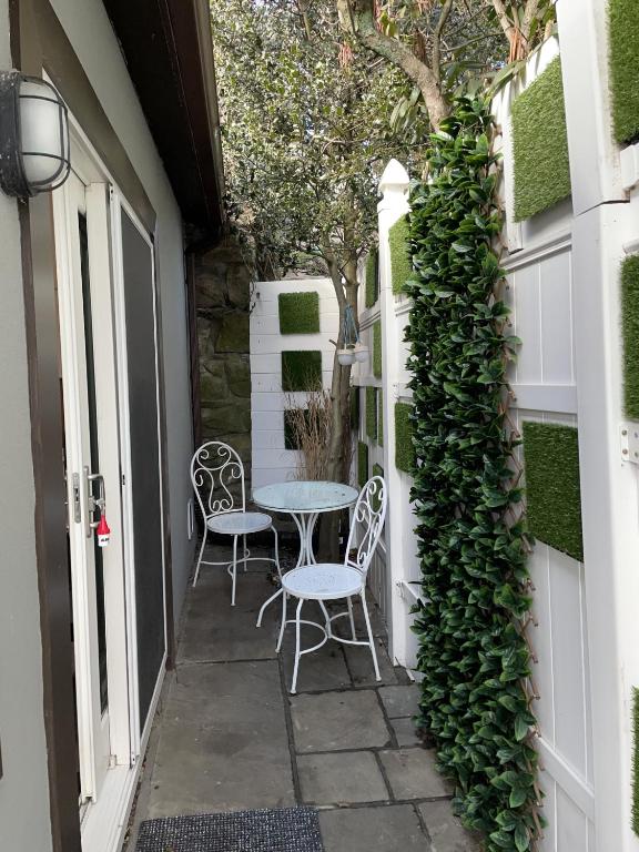 California guest house