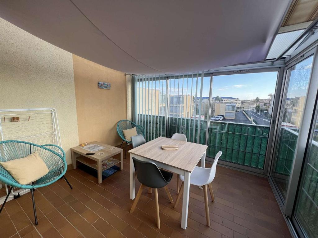 T2 Climatisé, Loggia Ensoleillée, Parking Privé, à 550m de la Plage - Valras-Plage - FR-1-701-54 - 1