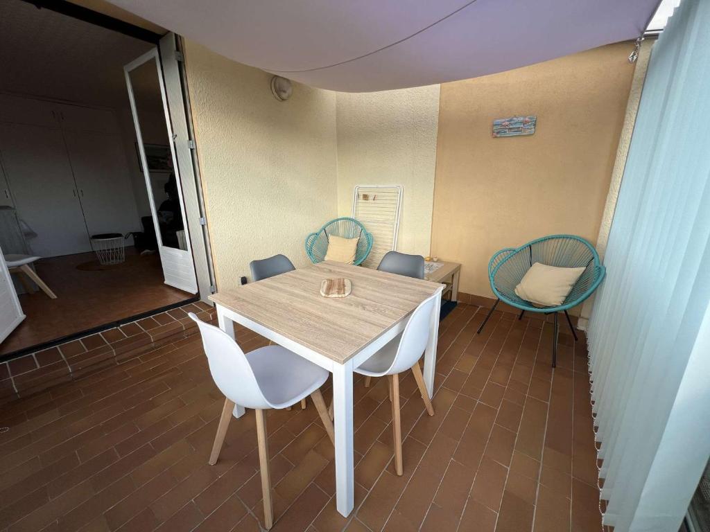T2 Climatisé, Loggia Ensoleillée, Parking Privé, à 550m de la Plage - Valras-Plage - FR-1-701-54 - 2