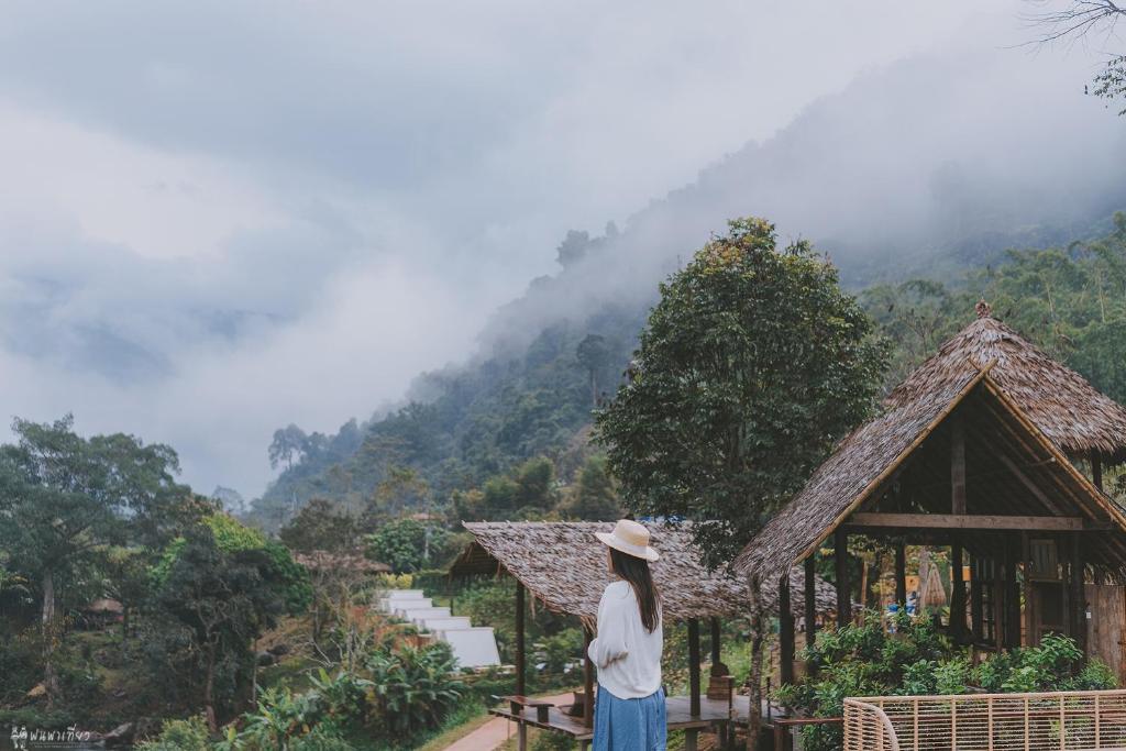 ห้องส่วนกลางสำหรับนั่งเล่น/ดูทีวี