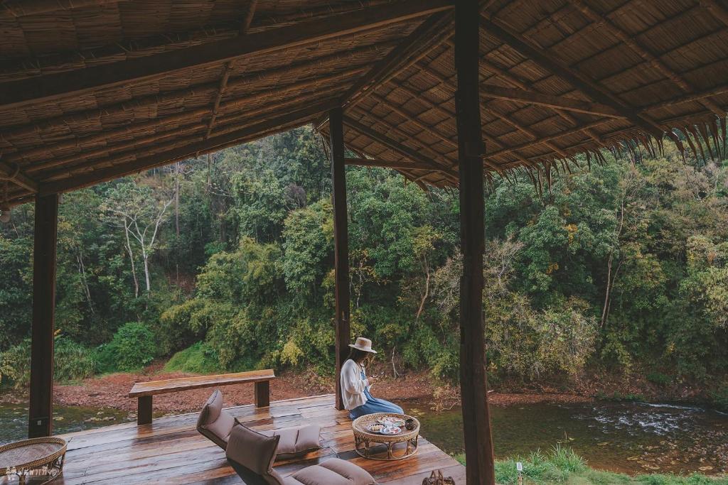 ห้องส่วนกลางสำหรับนั่งเล่น/ดูทีวี