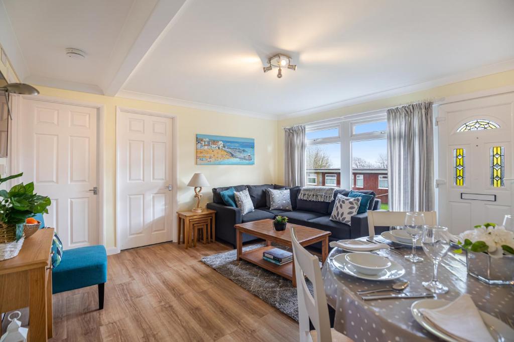 17 Norton Park - photo 2