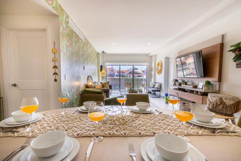 Because Location Really Is Everything!, Oranjestad