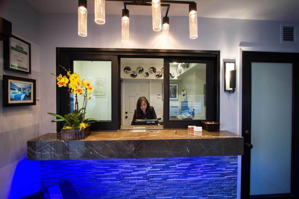 Regency Inn Los Angeles photo