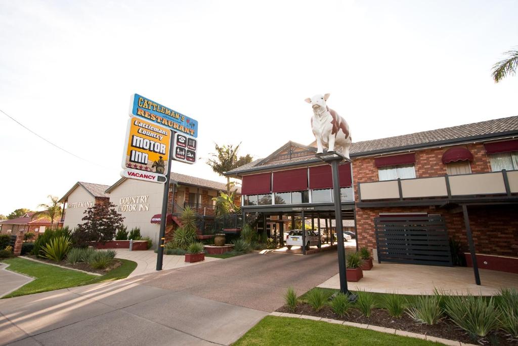 Cattlemans Country Motor Inn & Serviced Apartments photo