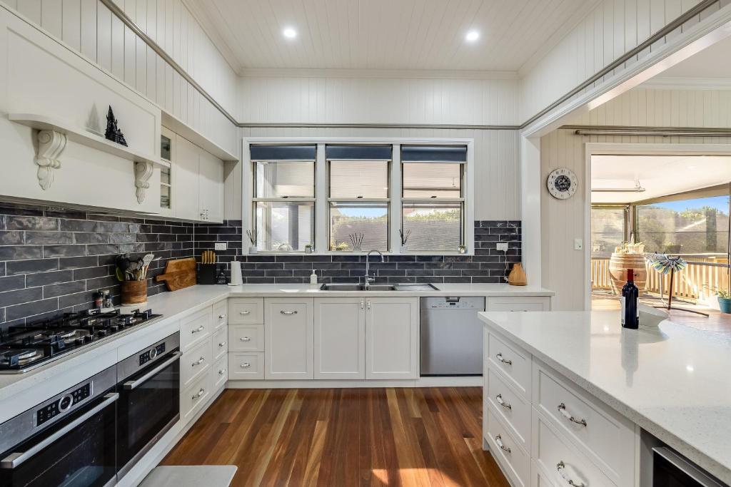 Elegant, Stunning & Central! East Side Gem!, Toowoomba