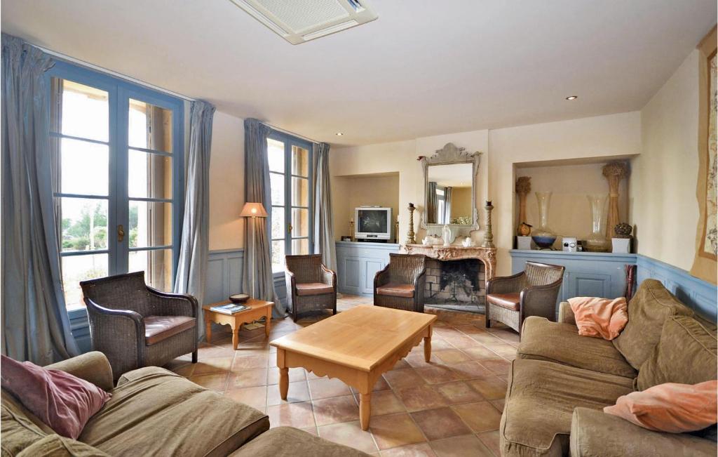 Lovely Home In Béziers - 3