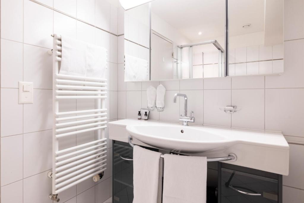 EMA House Serviced Apartments - Seefeld photo