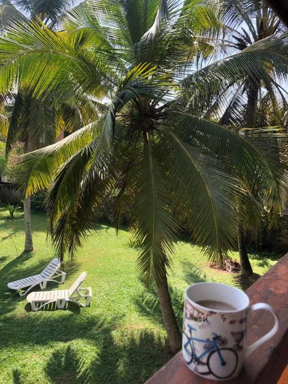 Candle House, hotel in Kalutara North
