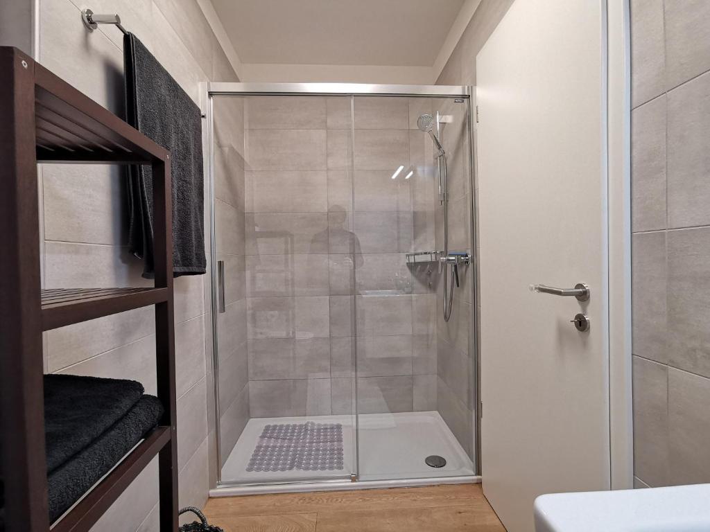 Experience The Loft! LOFT 18, downtown, near the lake FREE PARKING available - 3