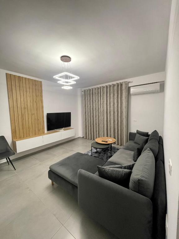 SeaView Modern Two Bedroom Apartment, Sarandë