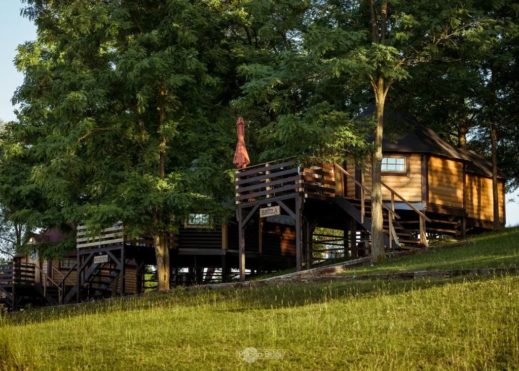 GLAMPING IZLETIŠTE BANOVAC，位于Gornje Komarevo的酒店