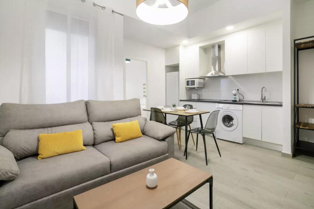 Fantastic apartment in the heart of Alicante - Quiet courtyard side - 2