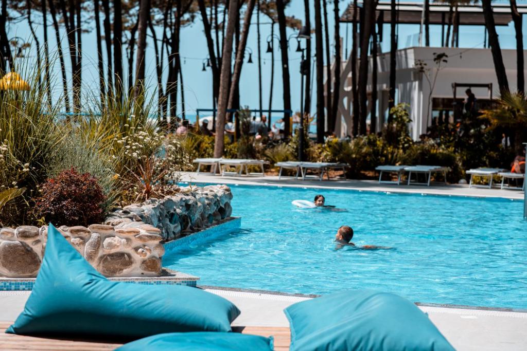 Diamma Resort Conference & Spa — Swimming pool in Golem, Tirane