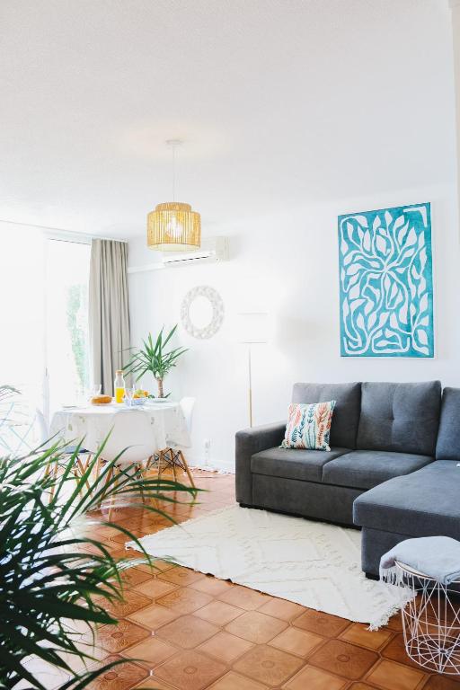 Amélia - Always Algarve, Armação de Pêra