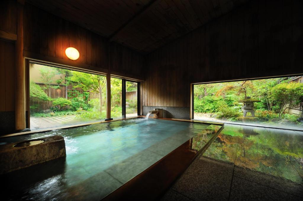 Hot spring bath