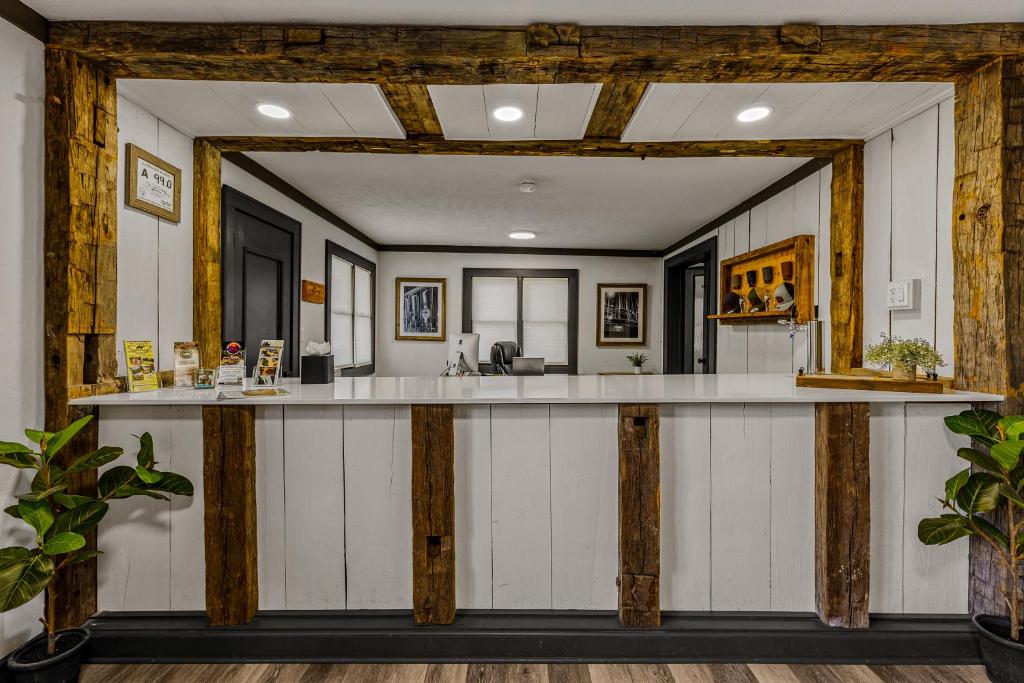 The Wells Cashiers — Hotel in Cashiers