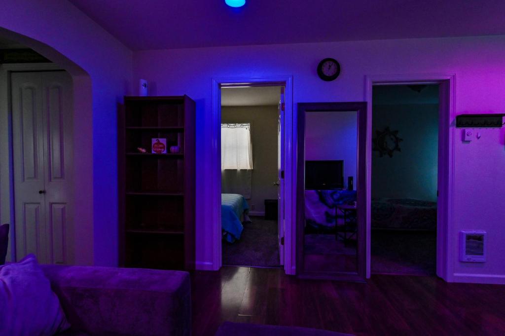 COZY 2 BDRM ENTIRE APT WITH AC Southend Tacoma photo