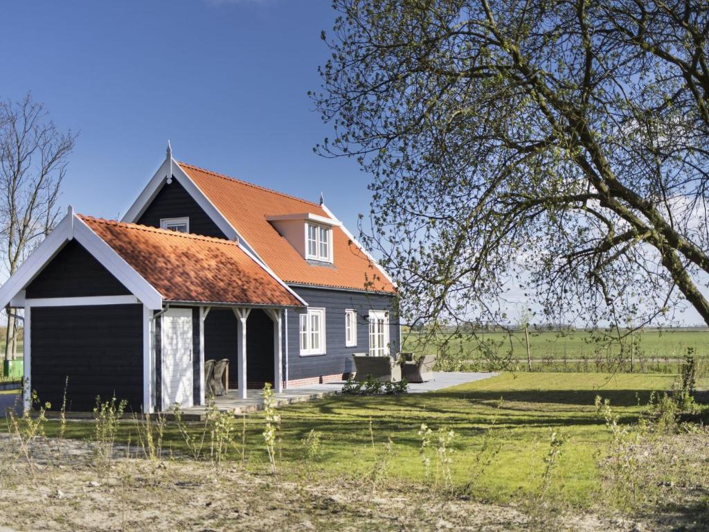Rustic Holiday Home In Wissenkerke With Garden