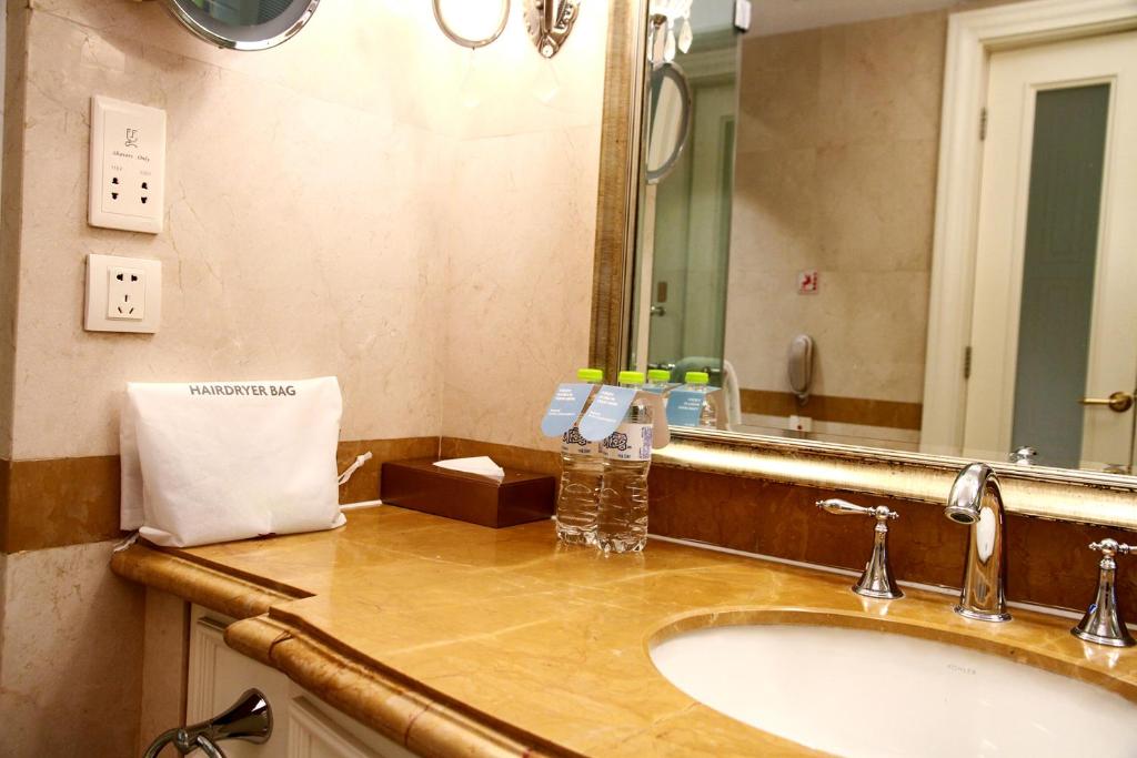 Crowne Plaza Qingdao Ocean Spring Resort By IHG - Facilities image