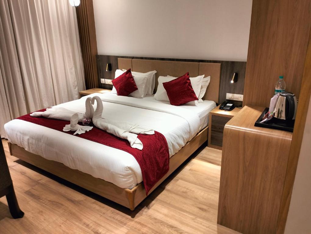 GAYATHRI HOTELS photo