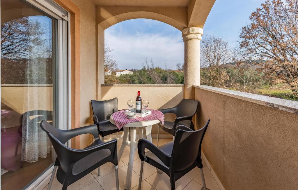 Nice Apartment In Medulin With 2 Bedrooms