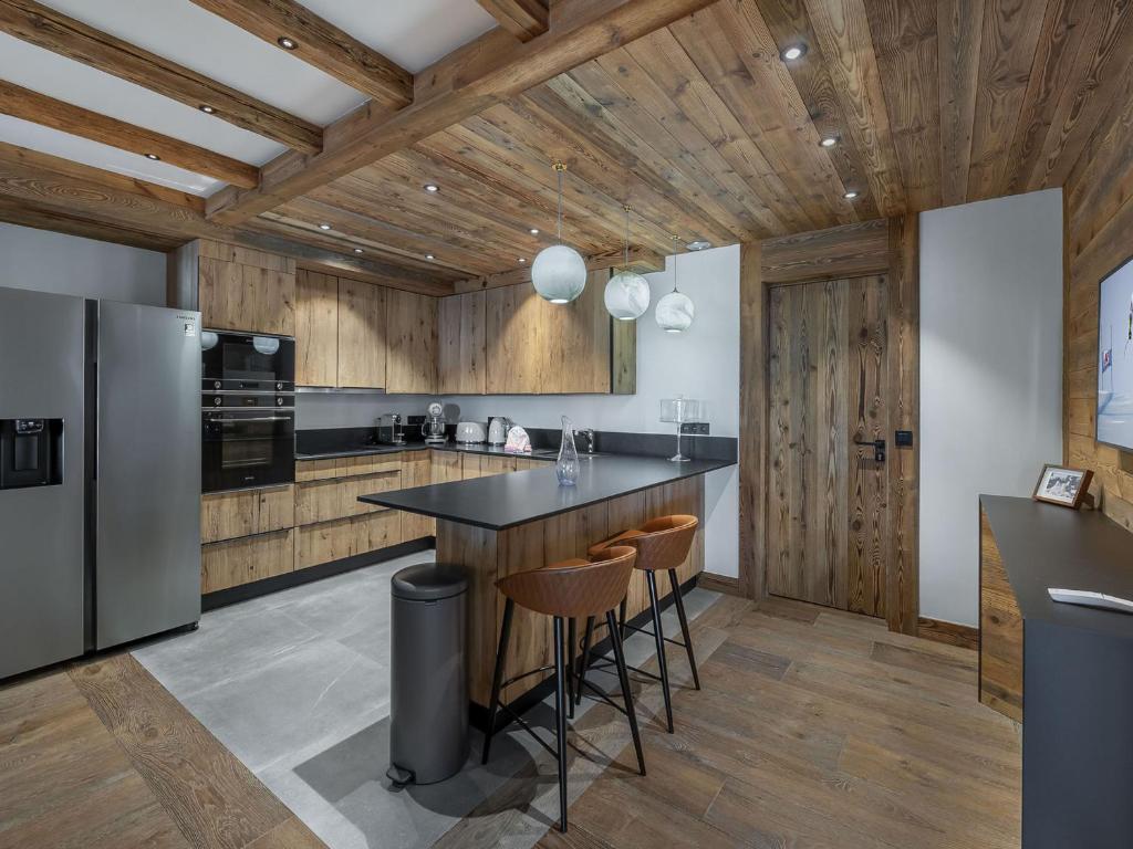 Appartement élégant avec jacuzzi à Val-d'Isère - 4 chambres en suite, proche piste de Bellevarde - FR-1-567-87 - 3