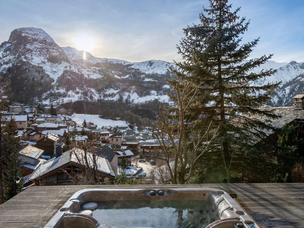 Chalet avec jacuzzi, proche des pistes, pour 10 personnes - 3