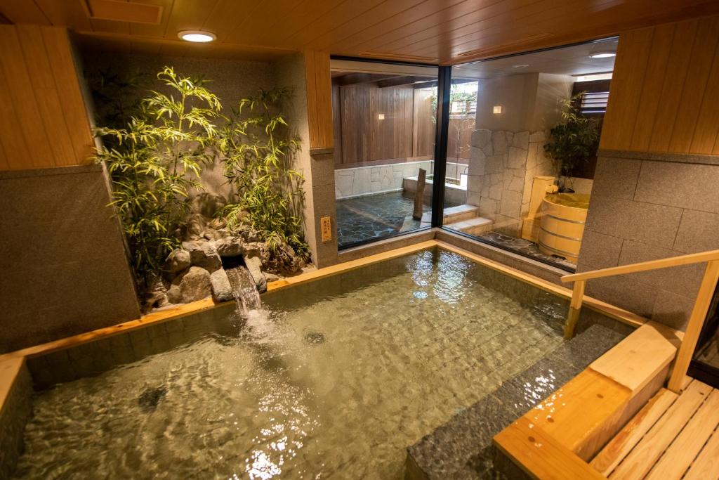 Hot spring bath