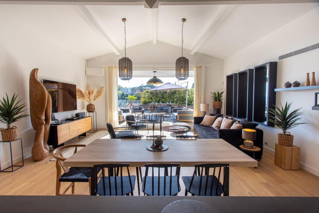 HIBISCUS PENTHOUSE - 1