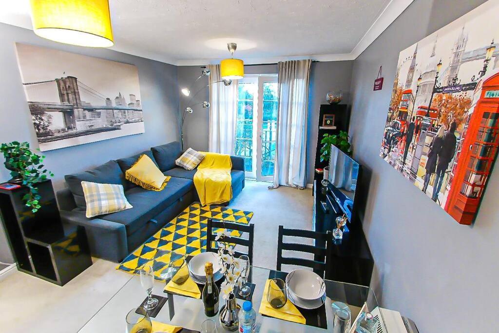 Lovely apartment easy access to London