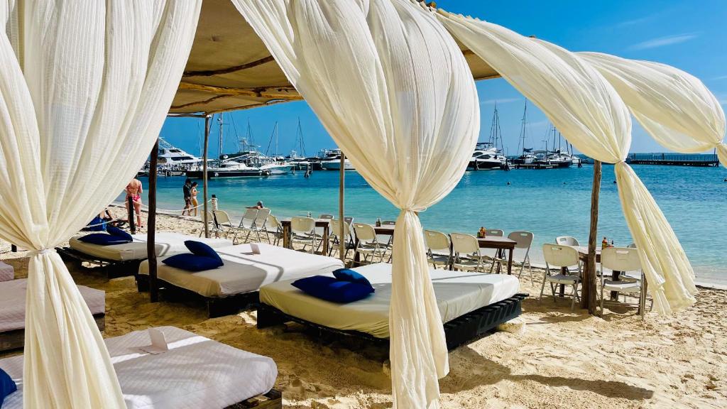 Caribbean apartment photo