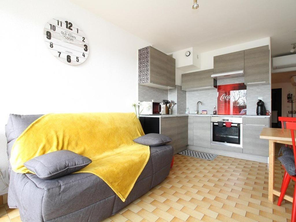 Spacieux T2 rénové proche étang de Thau, climatisé, terrasse, parking, WiFi à 800m des thermes - FR-1-553-207 - 1