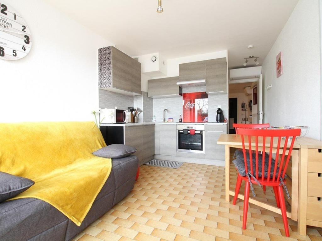 Spacieux T2 rénové proche étang de Thau, climatisé, terrasse, parking, WiFi à 800m des thermes - FR-1-553-207 - 3