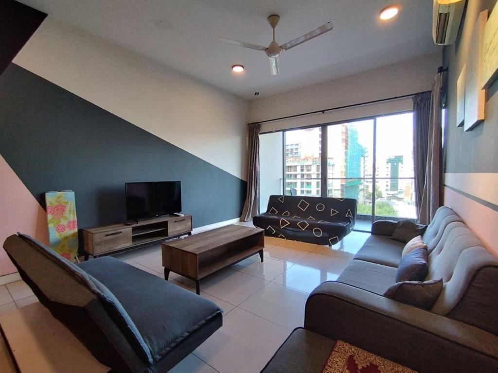 reSTARY - Black Pink, Loft E - Imago Shopping Mall - KK City- 3BR,8Pax 来沙旅 黑粉主题公寓 - Loft E - Imago商场 - 泳池 - KK市中心 - 3房8人, Kota Kinabalu