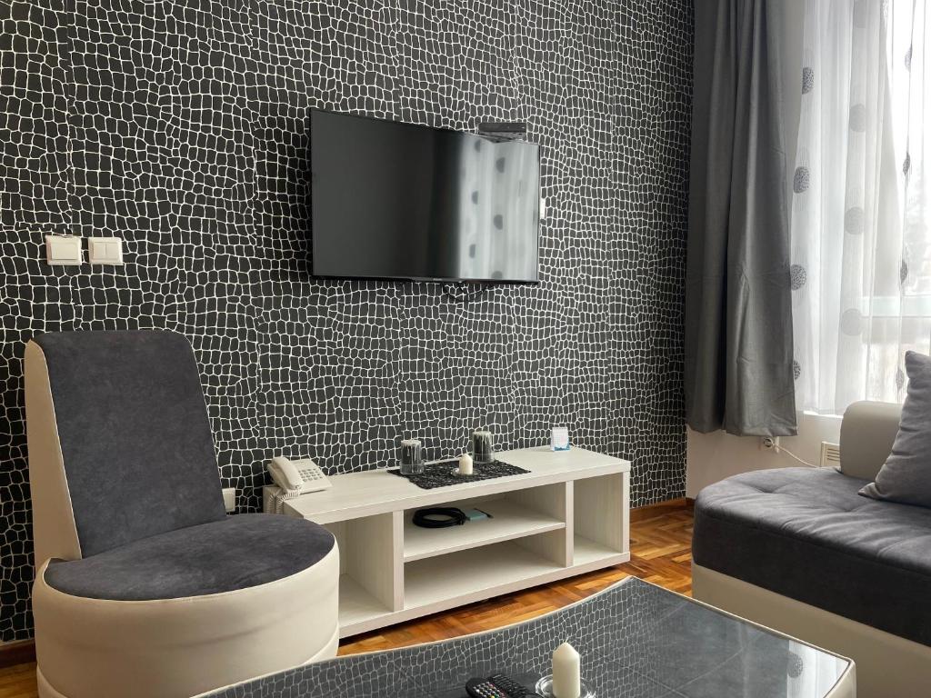 Djuric Apartman, Kraljevi Cardaci - 3