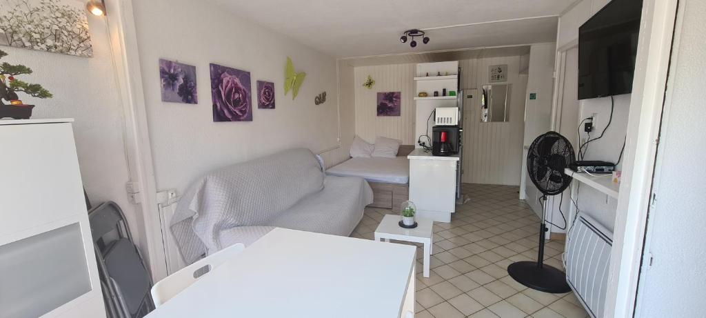 Maison bleue - balcons de la Méditerranée - 3