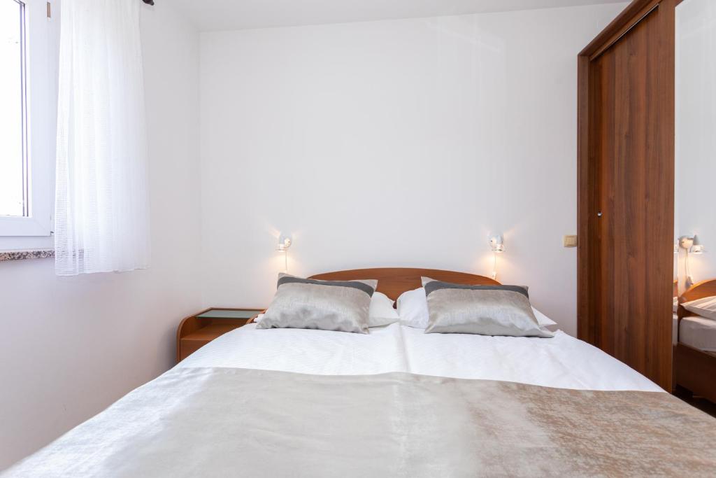 Apartments Crnekovic I Zarok photo