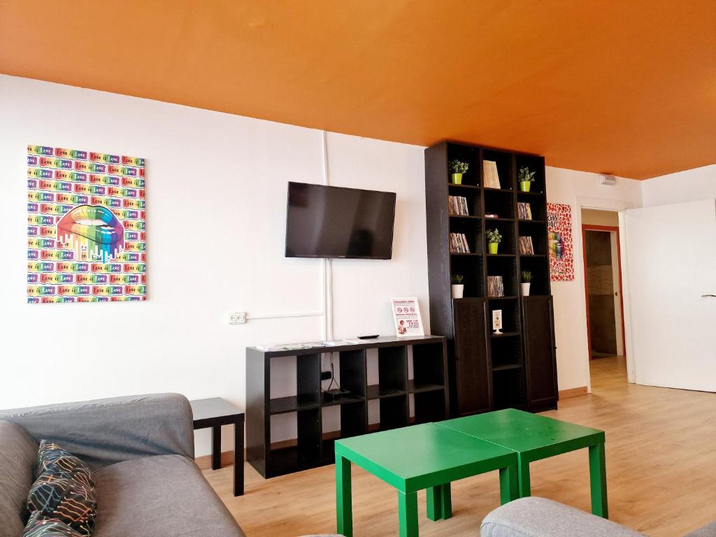 Shared lounge/TV area