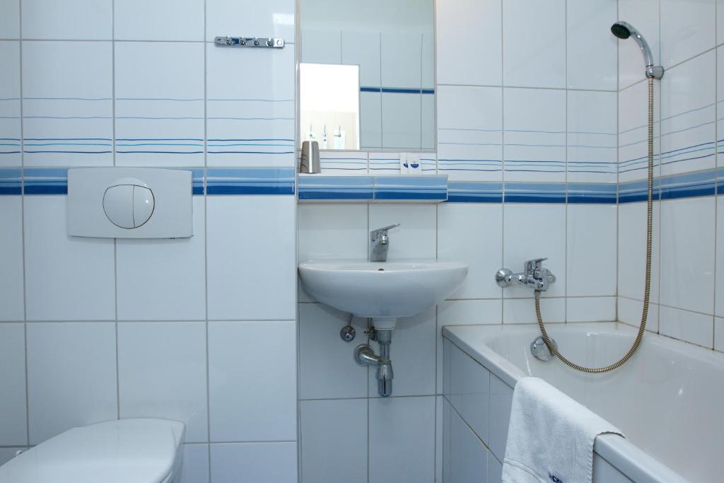 Hotel Expo photo