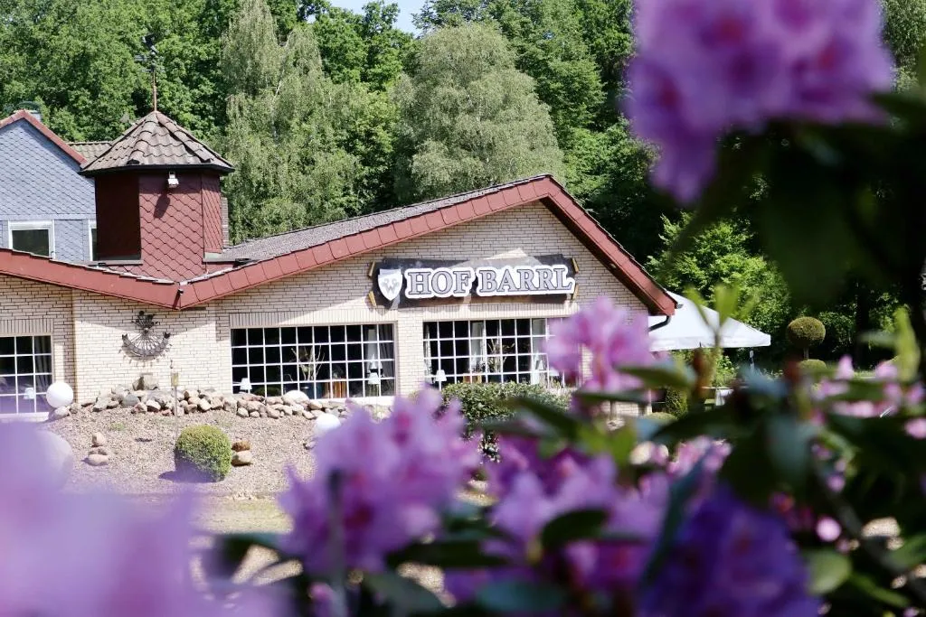 Landhotel Hof Barrl, hotel in Schneverdingen