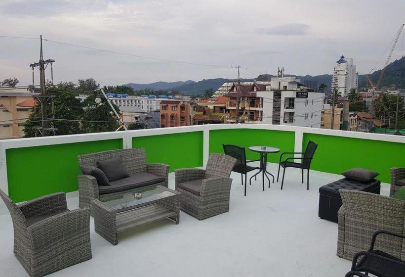 Centre Point Patong, Pláž Patong