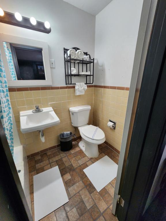Fiesta City Motel photo