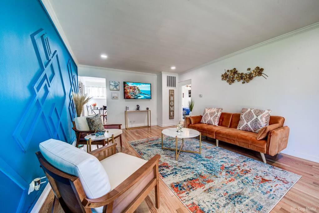 Stunning 2Bdrm Westchester Chicago Home!