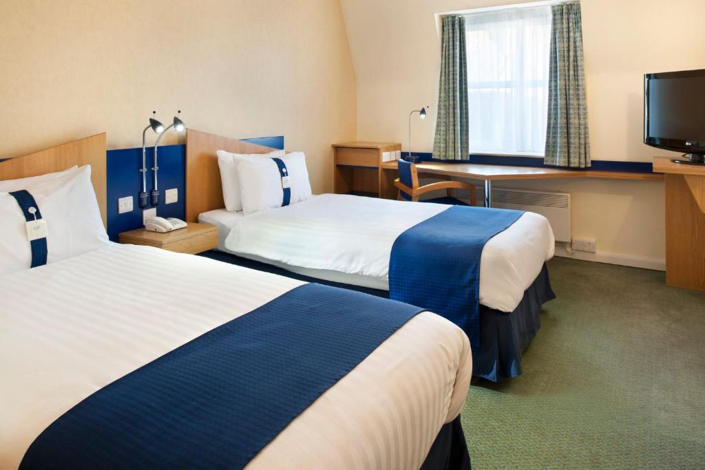 Holiday Inn Express Aberdeen City Centre photo