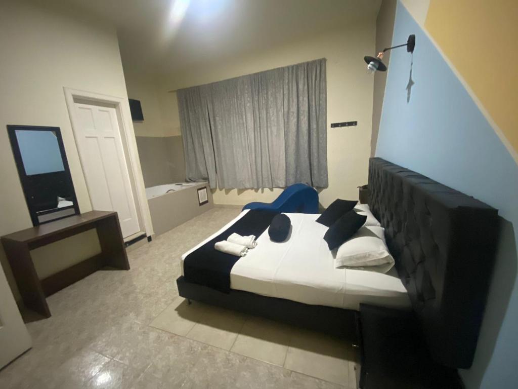 HOTEL CALLE REAL SUITE photo